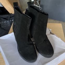 Woman’s Boots 6 1/2