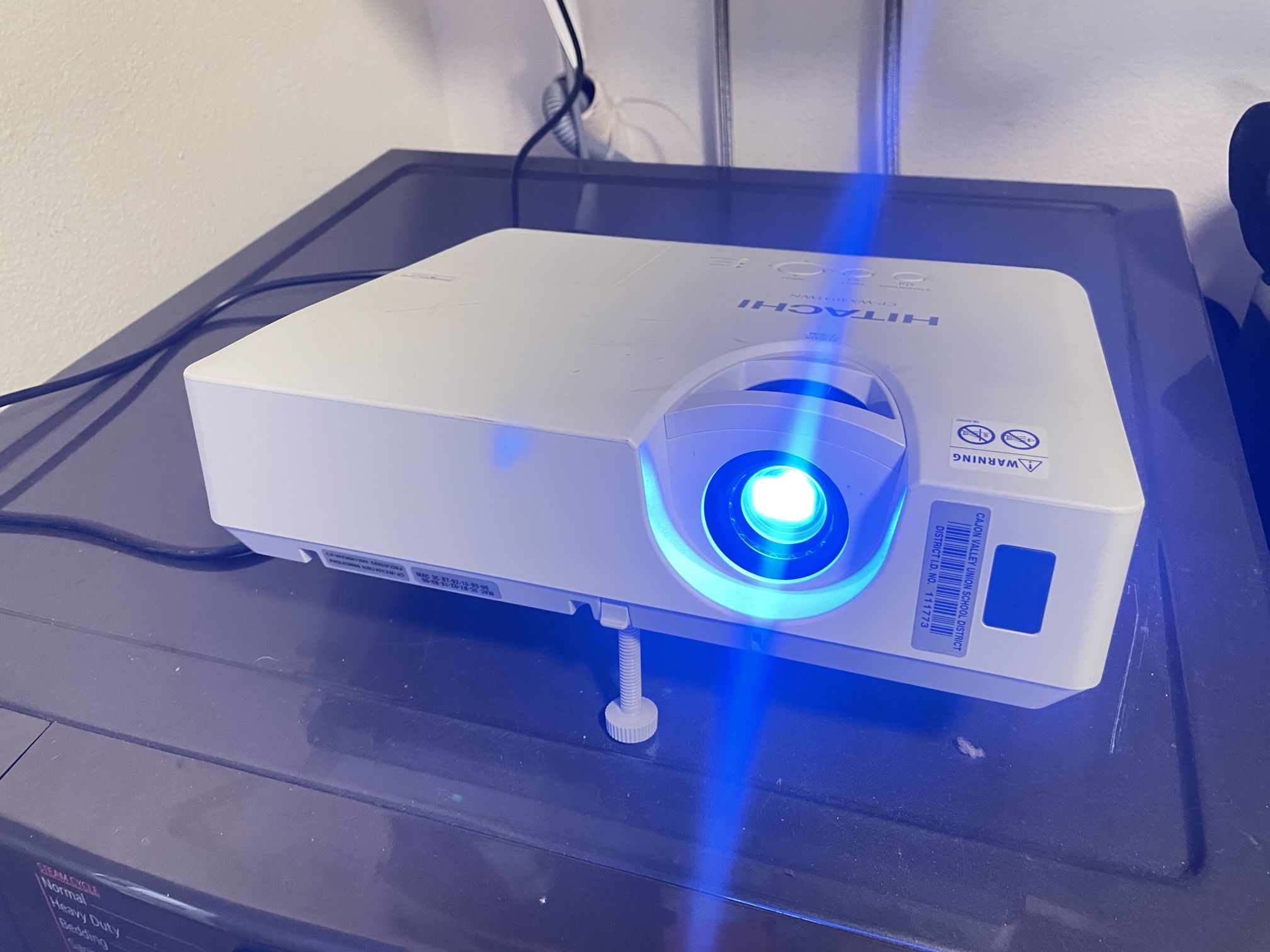 Hitachi HDMI Projector