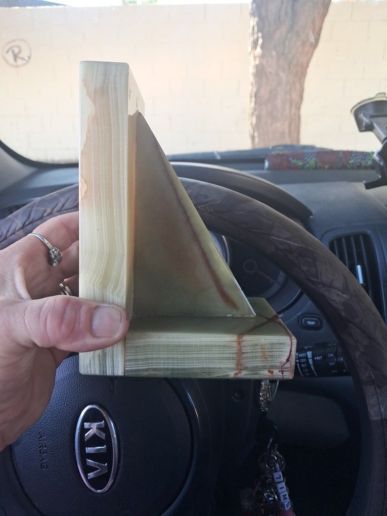 Onyx Of Pakistan Book Holder