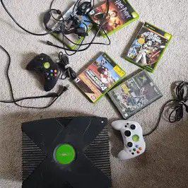 Microsoft Xbox Original System Console Bundle w/ Cables & TESTED


