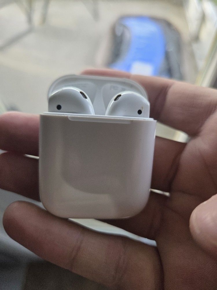 Apple Airpods Generation 2 LIKE NEW WORK PERFECT!!!