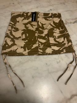PrettyLittleThing Camo Cargo Skirt Size 10
