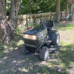 Craftsman Riding Lawnmower 