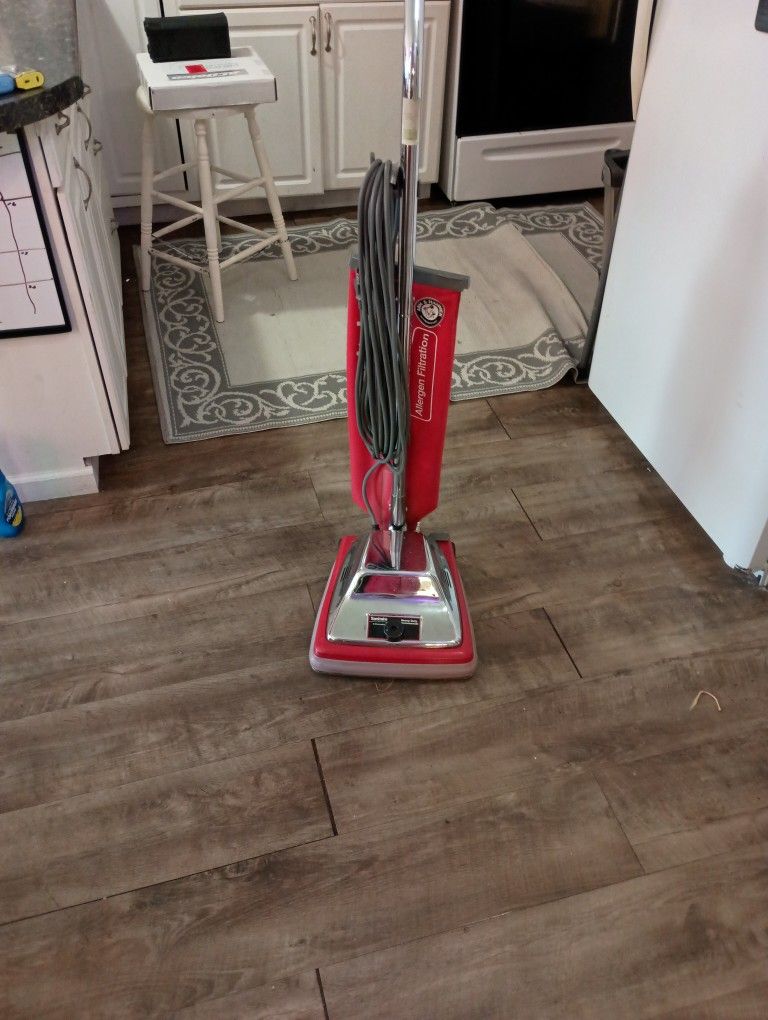 Sanitaire Allergen Filtration Commercial Vacuum Cleaner