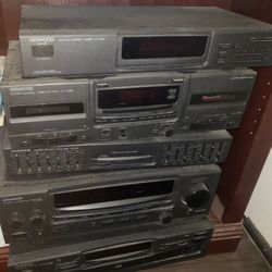 Kenwood Surround Sound Stero Syste. With 6 Speakers