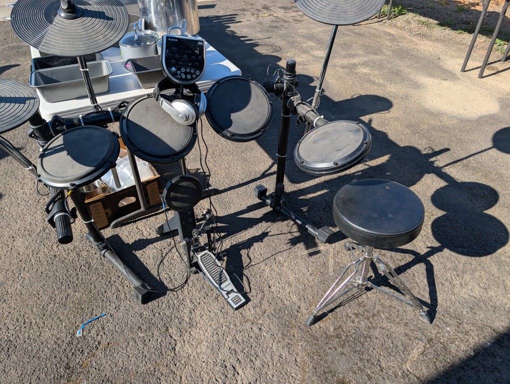 Electric Drum Set With Seat.