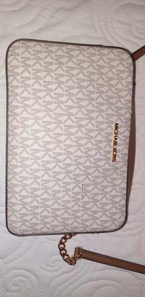 Michael Kors Cross Body Purse.