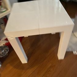 2 Lacquer white tables