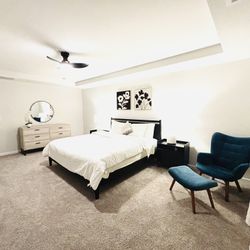 Bedroom Furniture Set 