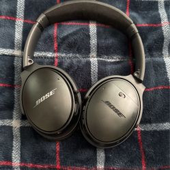 Bose Noise Cancelling Headphones 