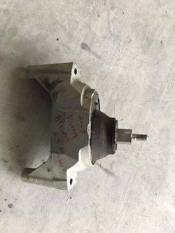 2007 to 2012 Nissan Altima engine mount passenger
