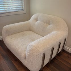 CB2 Brace Cream Boucle Chair – Designer Jannis Ellenberger