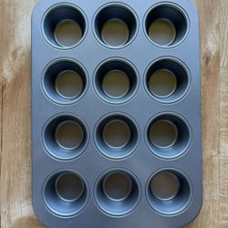 Calphalon Muffin Pan