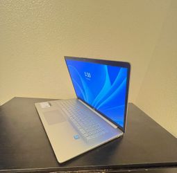 HP wLaptop 17 256GB SSD