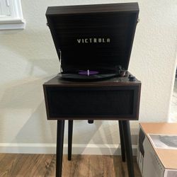 Record Player (VICTORIA)