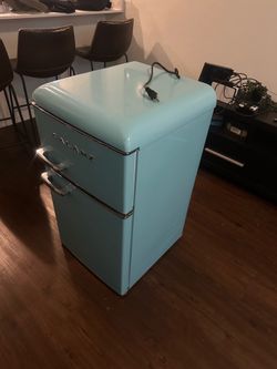 Retro Mini Fridge