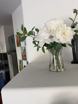 Clear Glass Hourglass Flower Vase