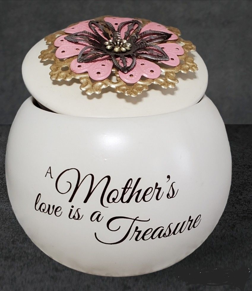 Beautiful Ceramic Trinket with Lid