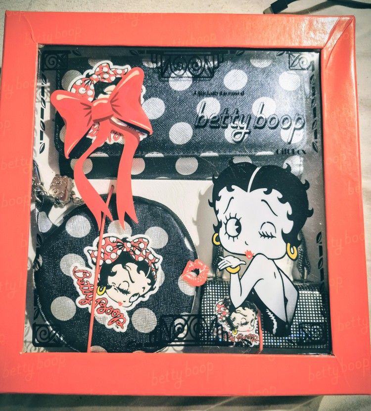 BNIB BETTY BOOP 3 PC SET