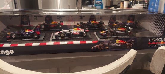 Red Bull F1 Die-Cast Cars Burago, 1:43 Scale Formula 1, Collector Racing Cars, Die-Cast Set, Racing Memorabilia, Limited Edition