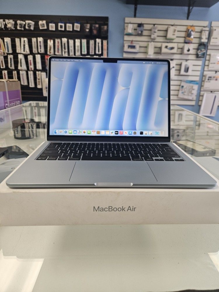 MacBook Air 13 Inch M4 Chip 16 GB 512 SSD Sky With Apple Warranty
