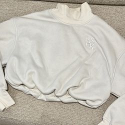 White Cropped Crewneck Sweatshirt 