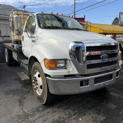 2004 Ford F650 Flatbed Truck