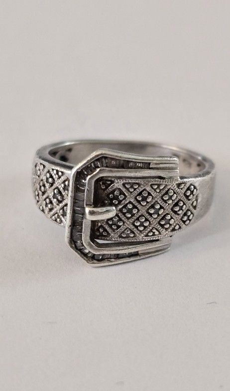 ESTATE VINTAGE GENUINE DIAMONDS Sterling
Silver Buckle ring sz 6.5, 3.9 gr