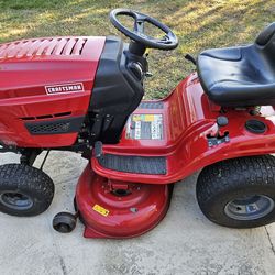 17 HP Craftsman 42' lawn tractor