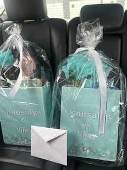 Mother’s Day gift boxes and bags