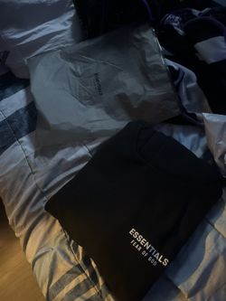 Essential (FLEECE) (FW24) Hoodie.