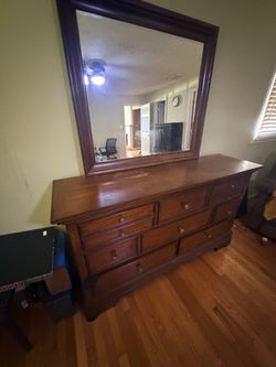 Dresser/Mirror Combination