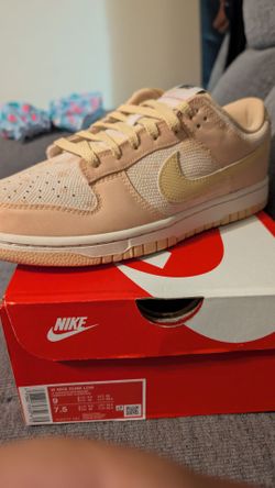 Nike Dunk Low Sneakers Orewood Brown / Sesame Women's Size 9 mens 7.5