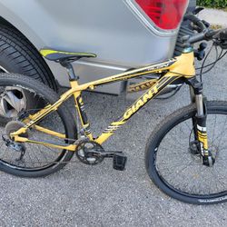 GIANT TALON 27.5  M. SIZE HYDRAULIC DISC BRAKES