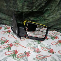 2012-17 Ford Expedition Right Mirror 