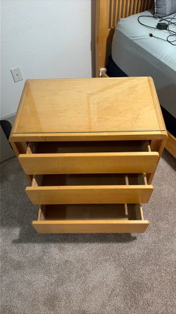 Dresser w/ tempered glass top