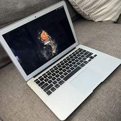 2017 Apple MacBook Air 13.3 Inch