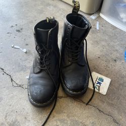 Men’s Doc Martens Boots Size 7