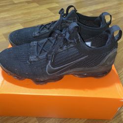 Air Vapormax 2021 Flyknit “Triple Black” Size 12