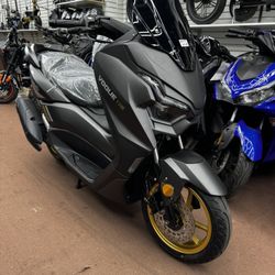 Brand New Amax 200cc Gas Scooter 