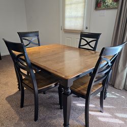 Dining Room Table w/ 4 Chairs