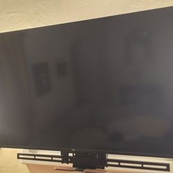TCL 43" Class 4-Series 4K UHD HDR Smart Roku TV