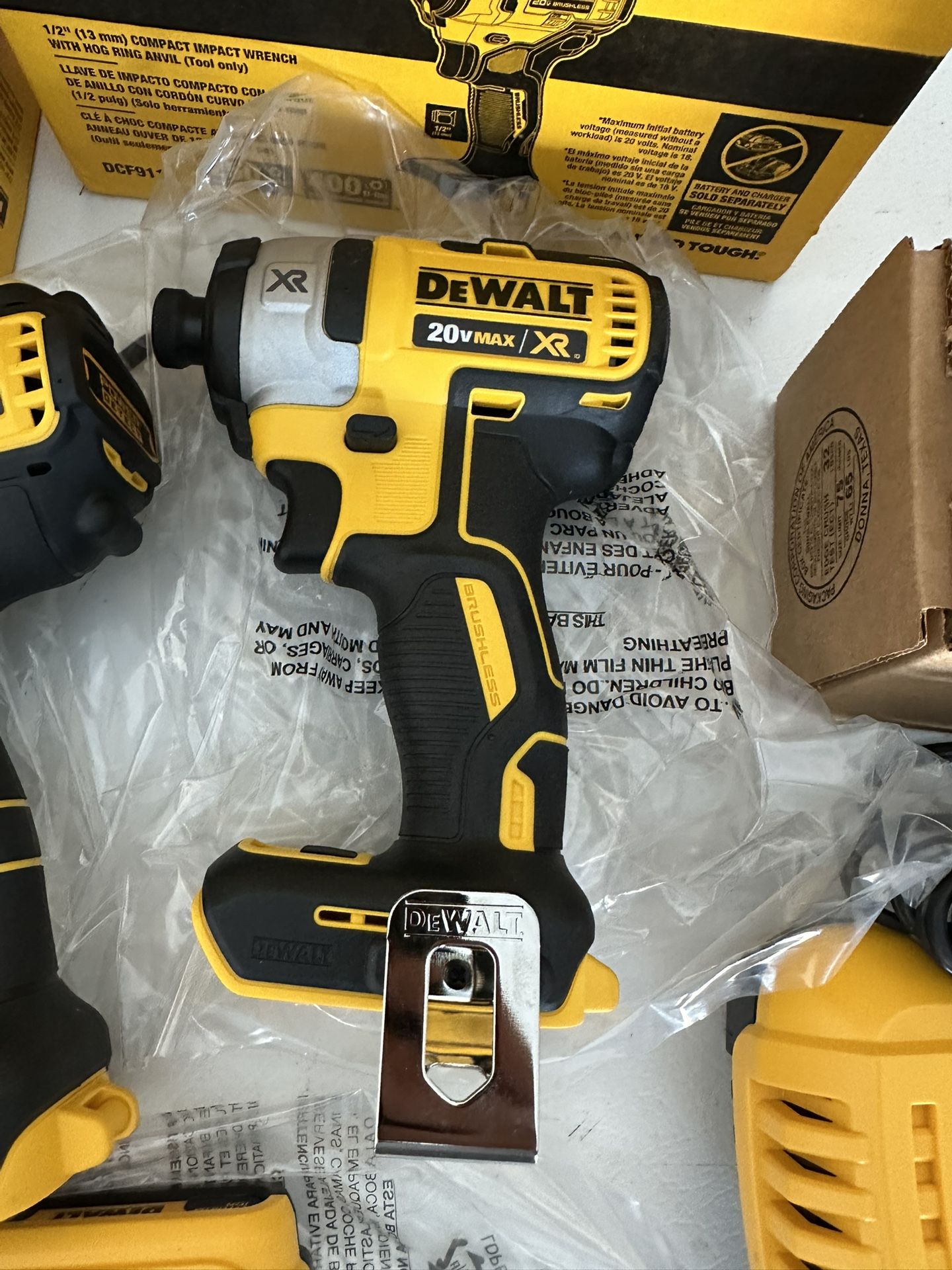 DEWALT 20-Volt Maximum XR Cordless Brushless 1/4 in. 3-Speed Impact Driver