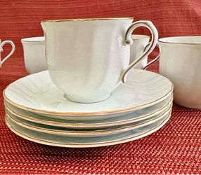 16 Piece Mikasa Wedding Band Tea Set