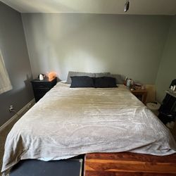 King Bed & Basic Frame