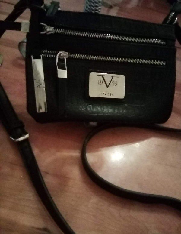 Versace 1969 Shoulder Bag, Purse, Handbag, Crossbody Bag for Sale in Los  Angeles, CA - OfferUp