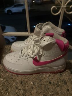 Nikes Women’s Size 8