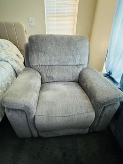 Like New Recliner