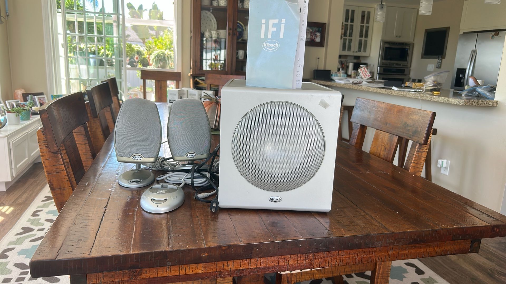 Klipsch speaker system with iPod dock