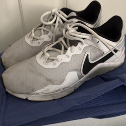 Nike Legend Esssentials